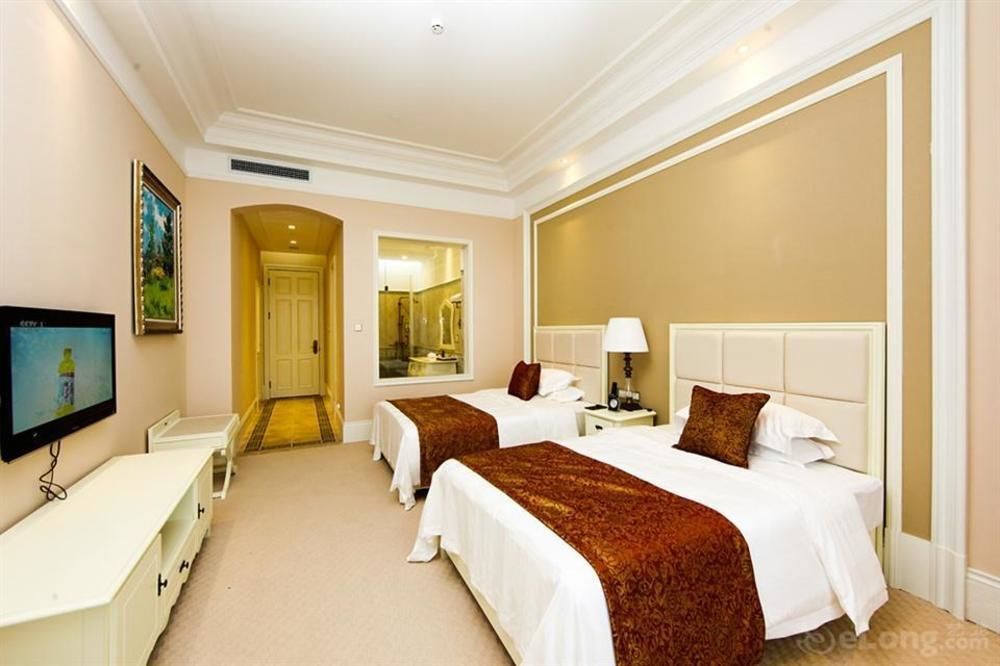 Blue Sky Hotel Yantai Exterior foto