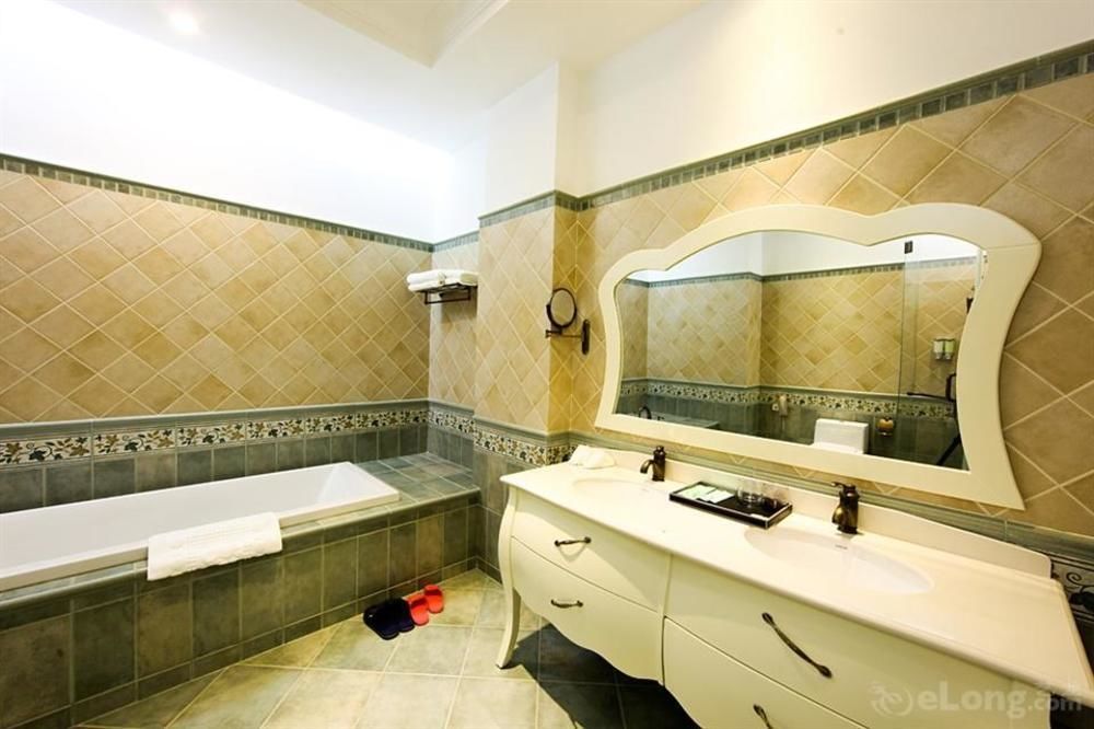 Blue Sky Hotel Yantai Exterior foto